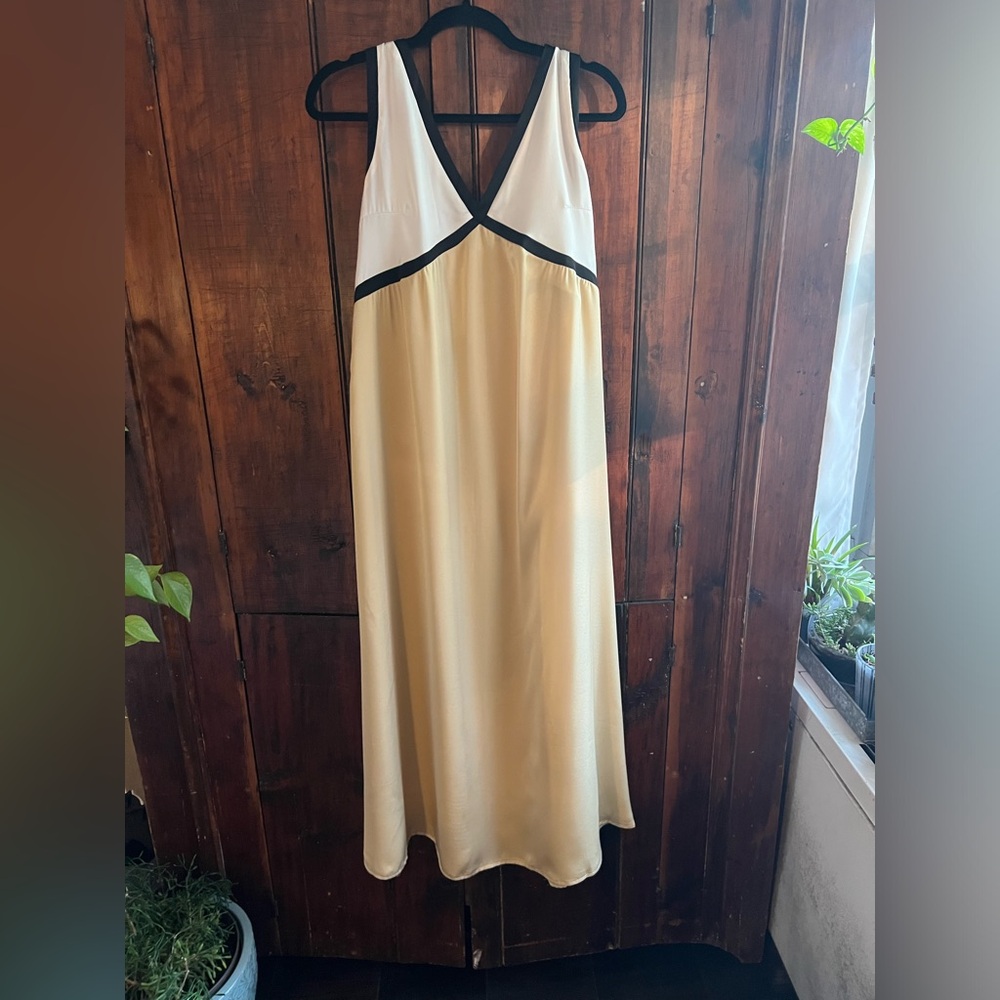 Beach Dress - Picture 5 of 8